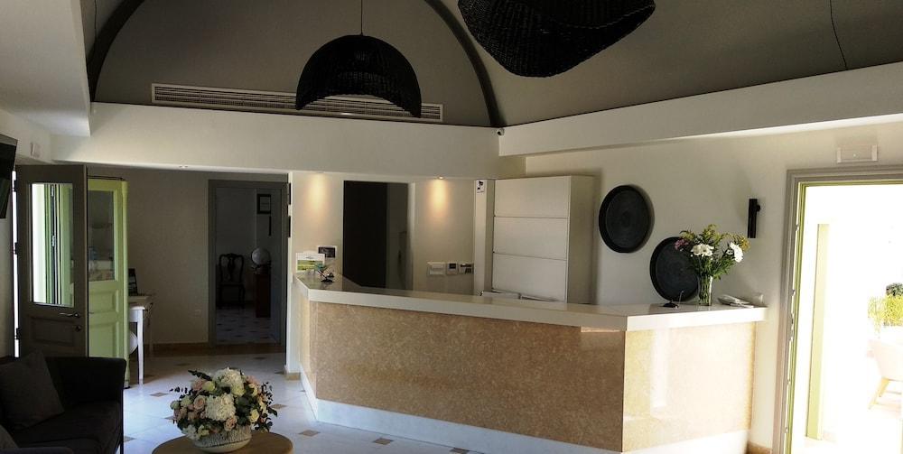 Anassa Deluxe Suites Kamári Exteriör bild