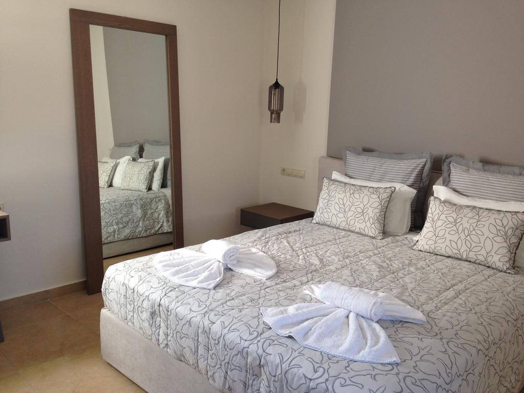 Anassa Deluxe Suites Kamári Exteriör bild
