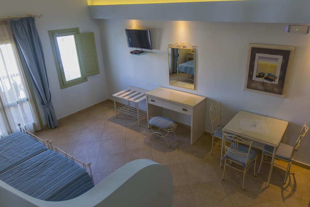 Anassa Deluxe Suites Kamári Exteriör bild