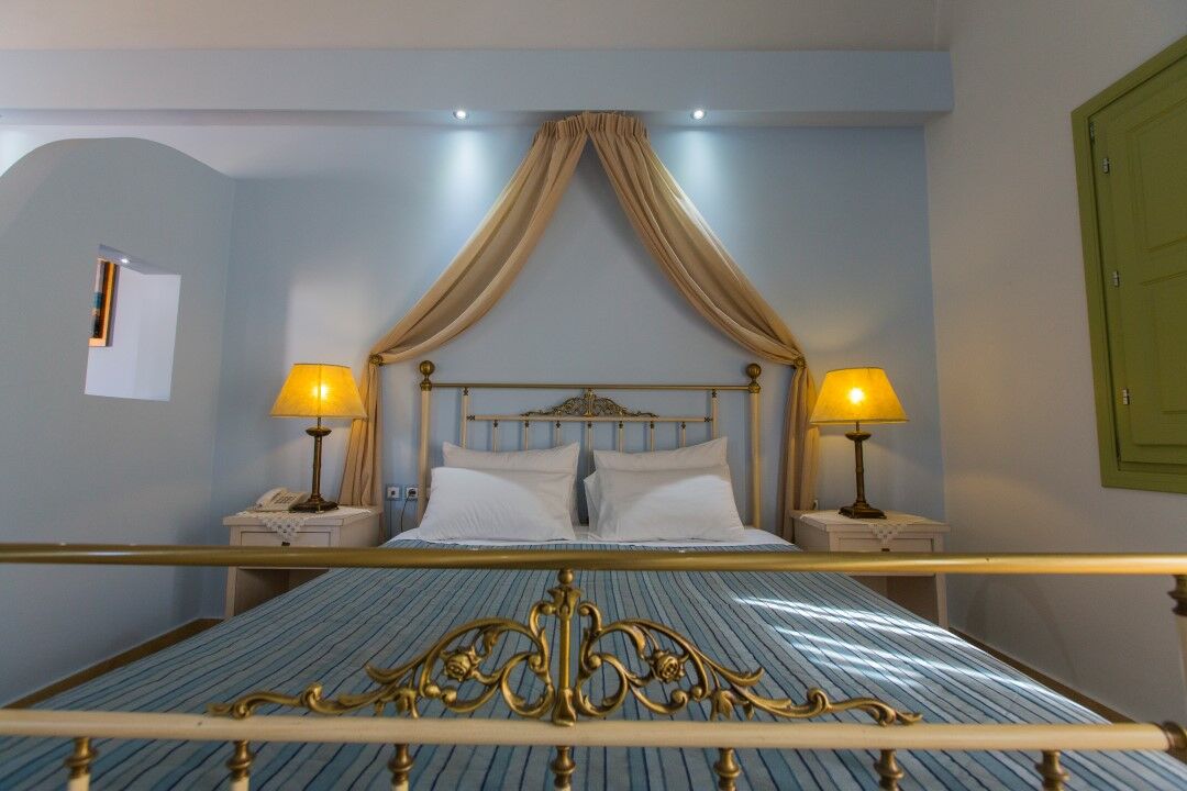 Anassa Deluxe Suites Kamári Exteriör bild