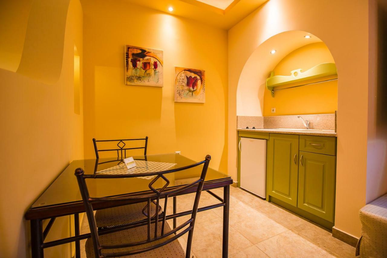 Anassa Deluxe Suites Kamári Exteriör bild